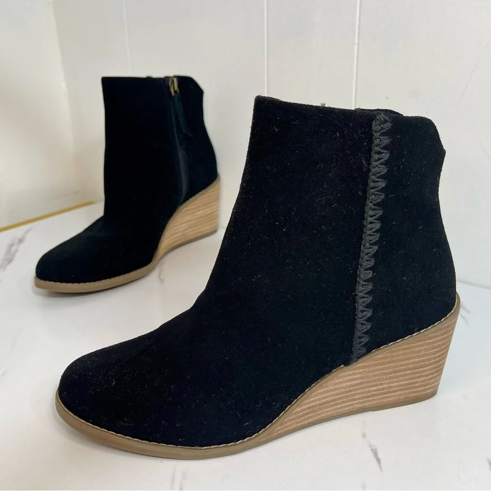 TOMS Joanna Black Leather Wedge Ankle Boots- Women's Size 7.5